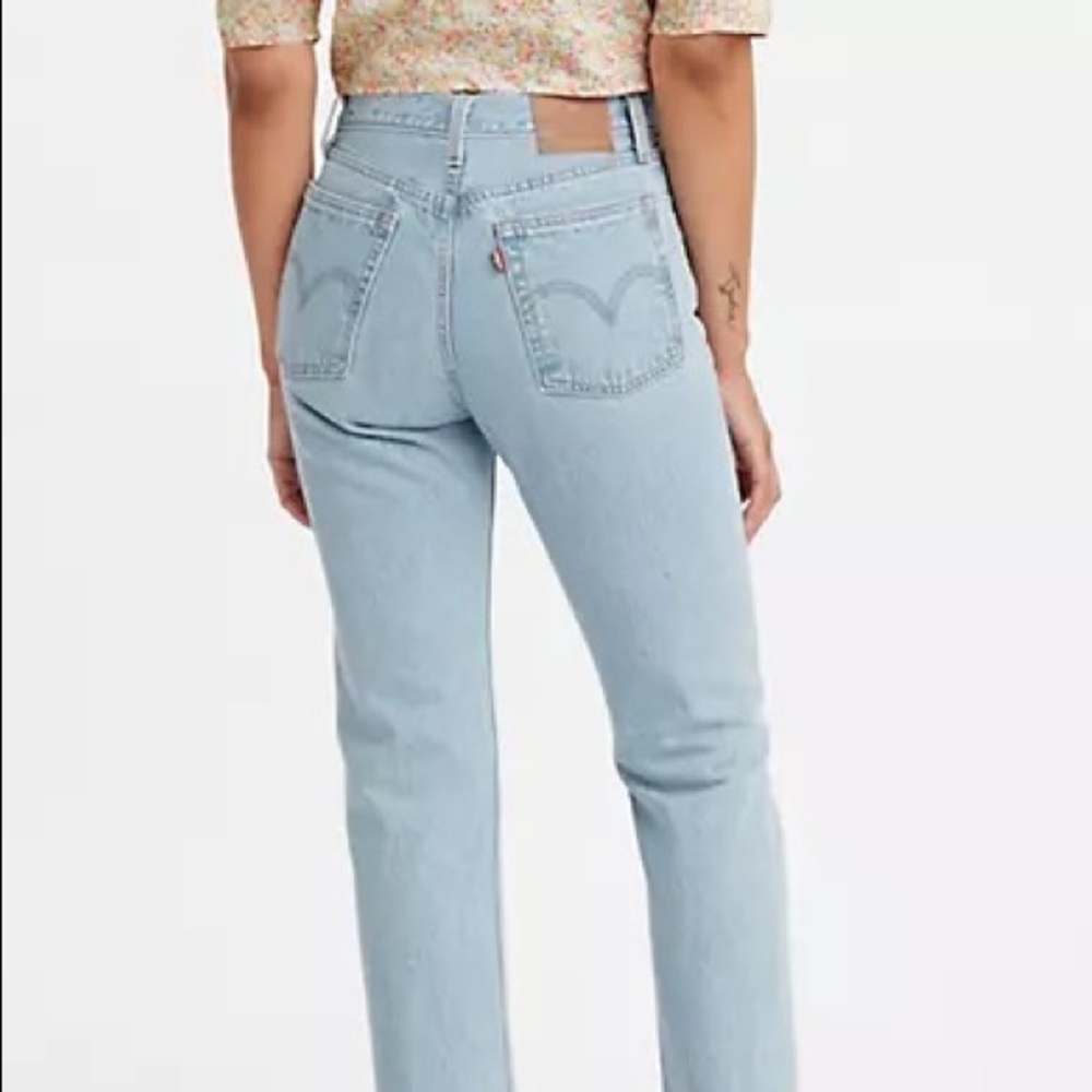 Levi’s Wedgie Light Wash Jeans with Raw Hem